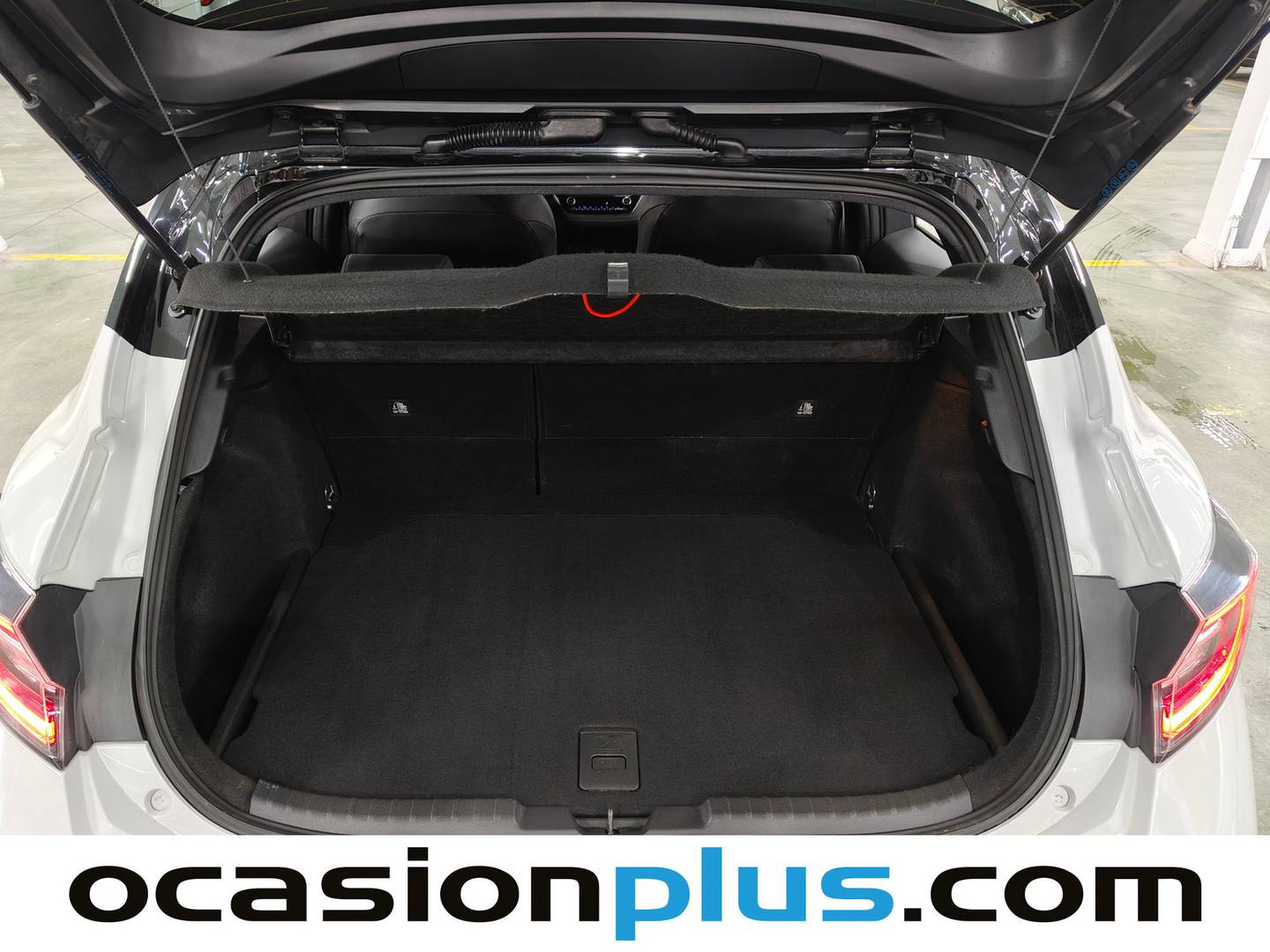 Fotos maletero Toyota Corolla Toyota Corolla 180H GR-SPORT E-CVT (184 CV)