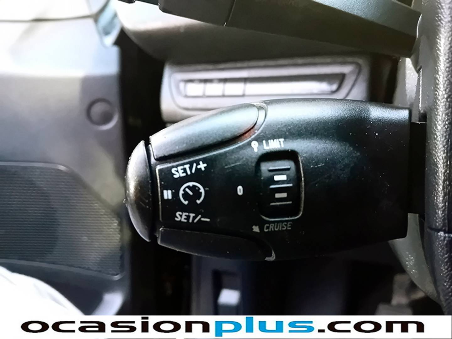 Peugeot 208 Peugeot 208 5P ACTIVE 1.2L PureTech  (82 CV) 2015