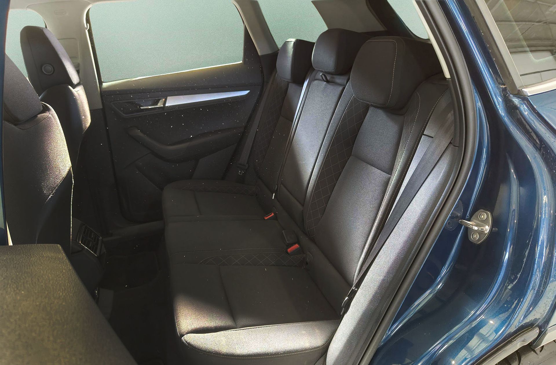 Škoda Karoq 2.0 TDI Ambition 4x4 DSG - foto 16