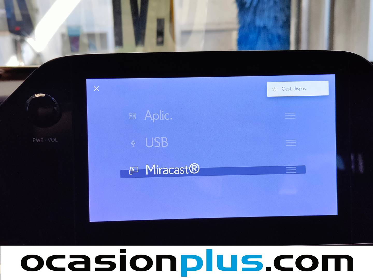 Equipamiento del Lexus UX Lexus UX 250h Premium (184 CV)