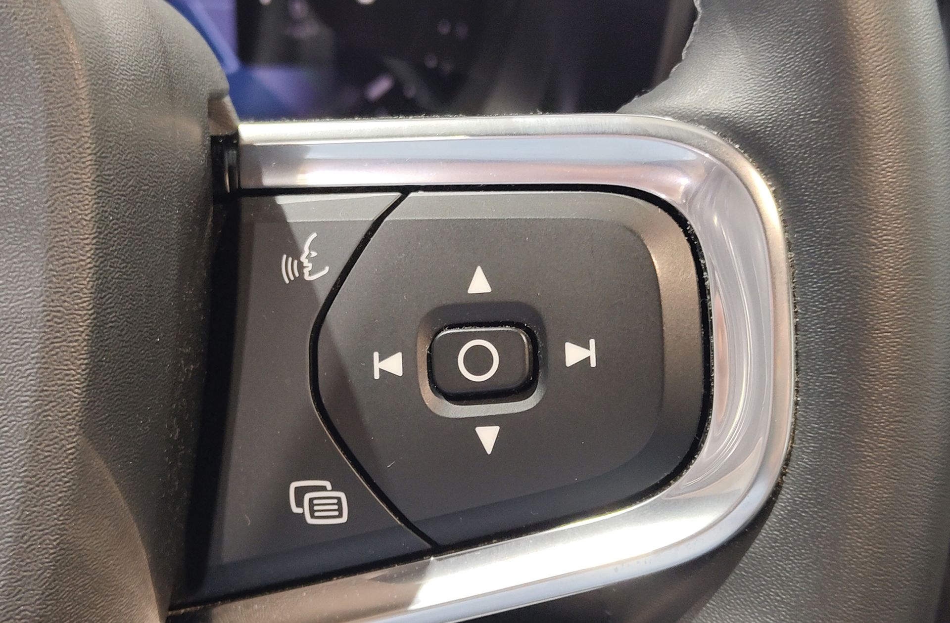 Volvo XC40 B3 Gasolina Mild hybrid Core - foto 27