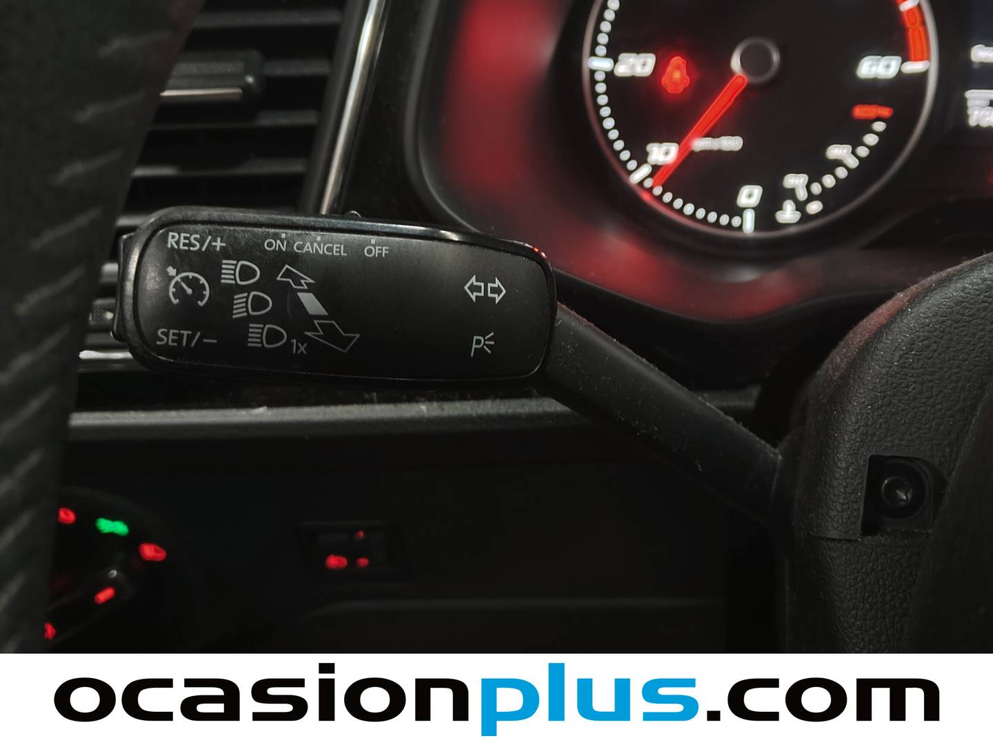 Extras y acabados del Seat León SEAT León 1.6 TDI S&S Style (105 CV)