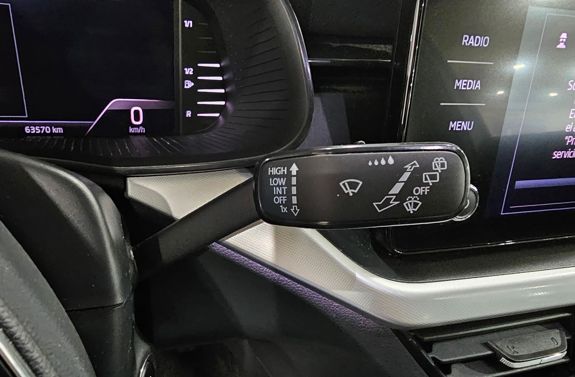 Škoda Kamiq 1.5 TSI Ambition DSG - foto 30