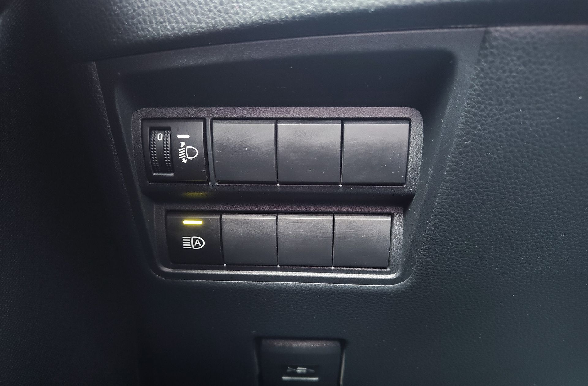 Toyota Yaris 120H Active Plus - foto 19