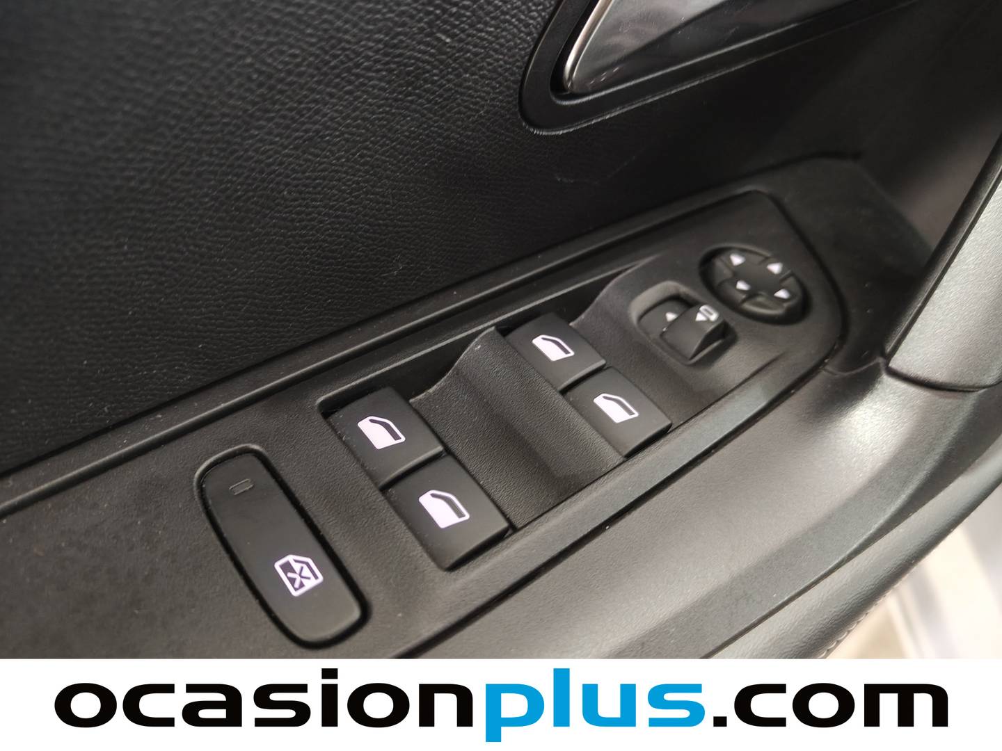 Peugeot 2008 Peugeot 2008 Allure Hybrid eDCS6 (145 CV) seminuevo