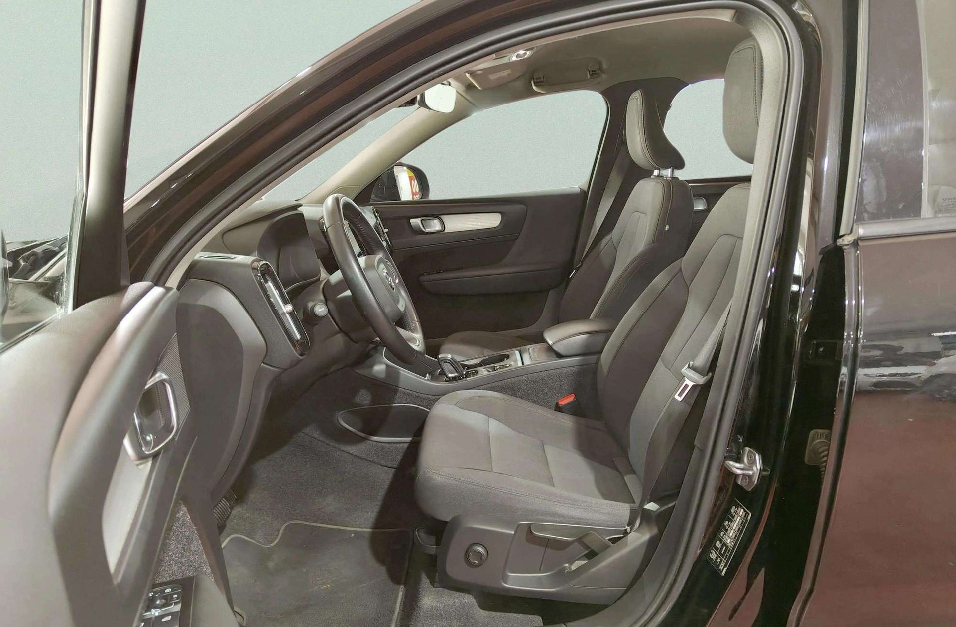 Volvo XC40 T2 Momentum Pro - foto 10