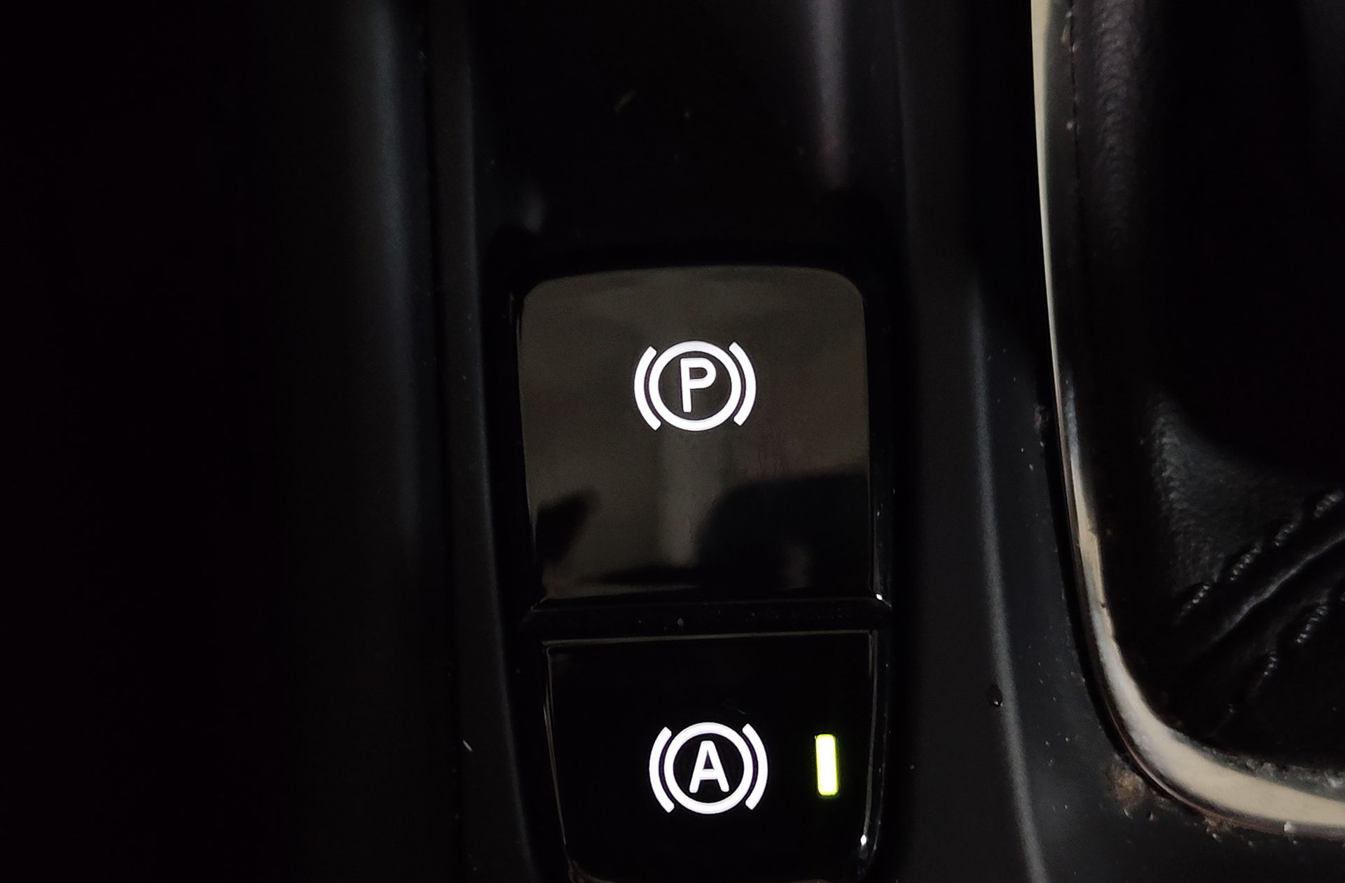 Volvo XC40 T2 Momentum Core - foto 32