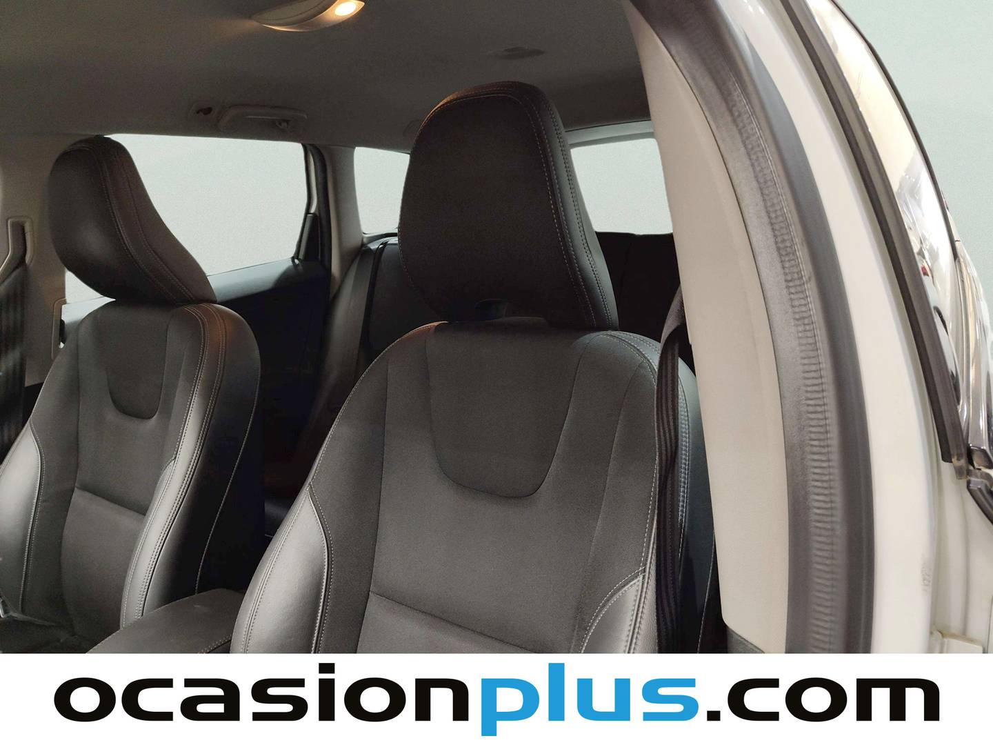 Extras y acabados del Volvo XC60 Volvo XC60 D4 Momentum (190 CV)