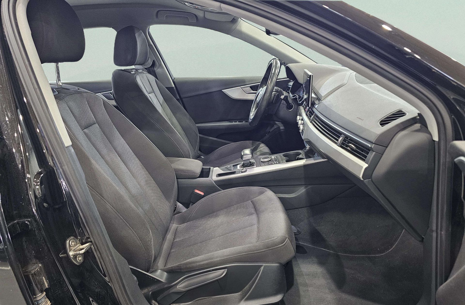 Audi A4 2.0 TDI S tronic - foto 18