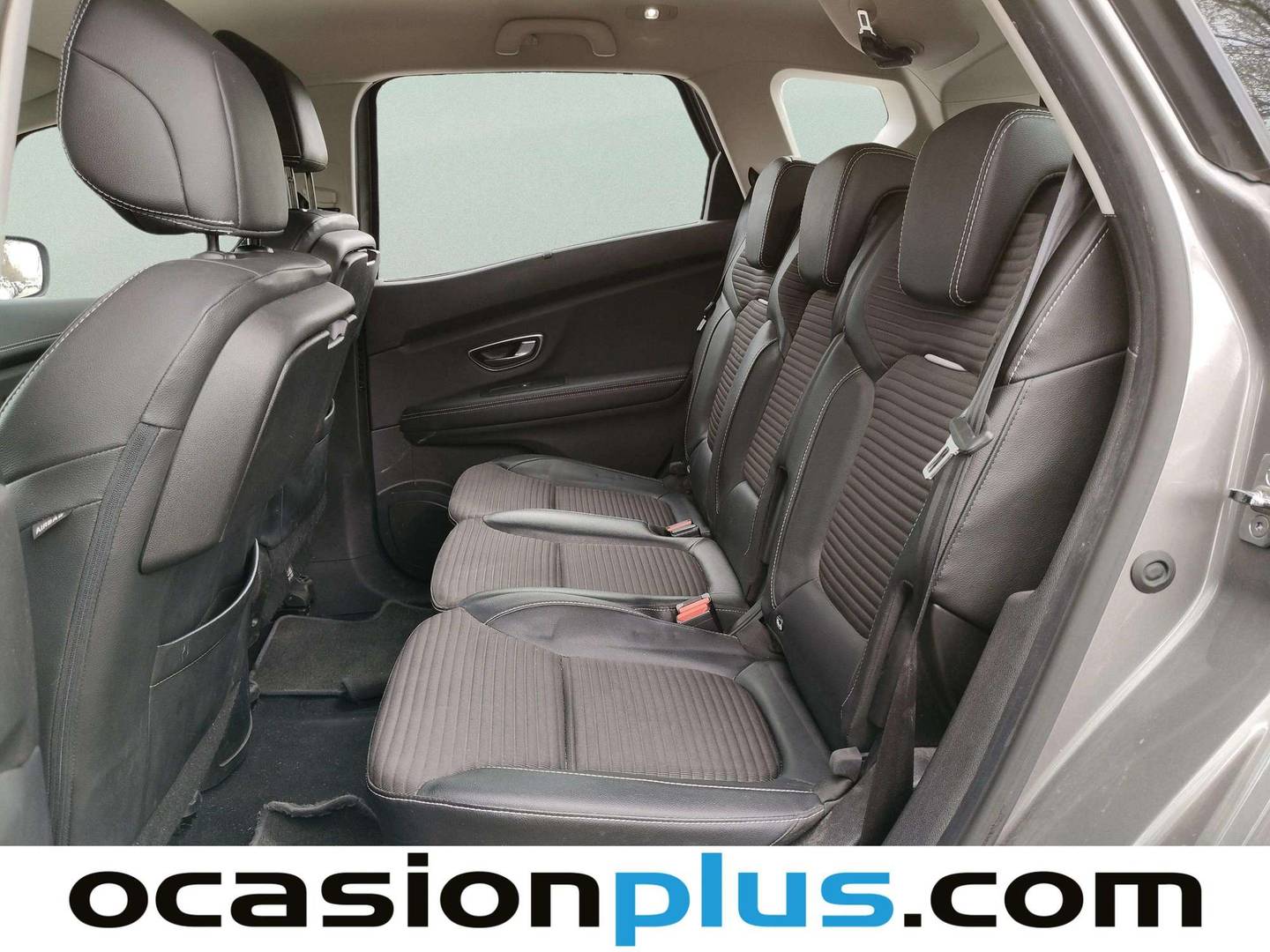 Foto asientos traseros Renault Scénic Renault Scenic Zen TCe (140 CV) GPF EDC