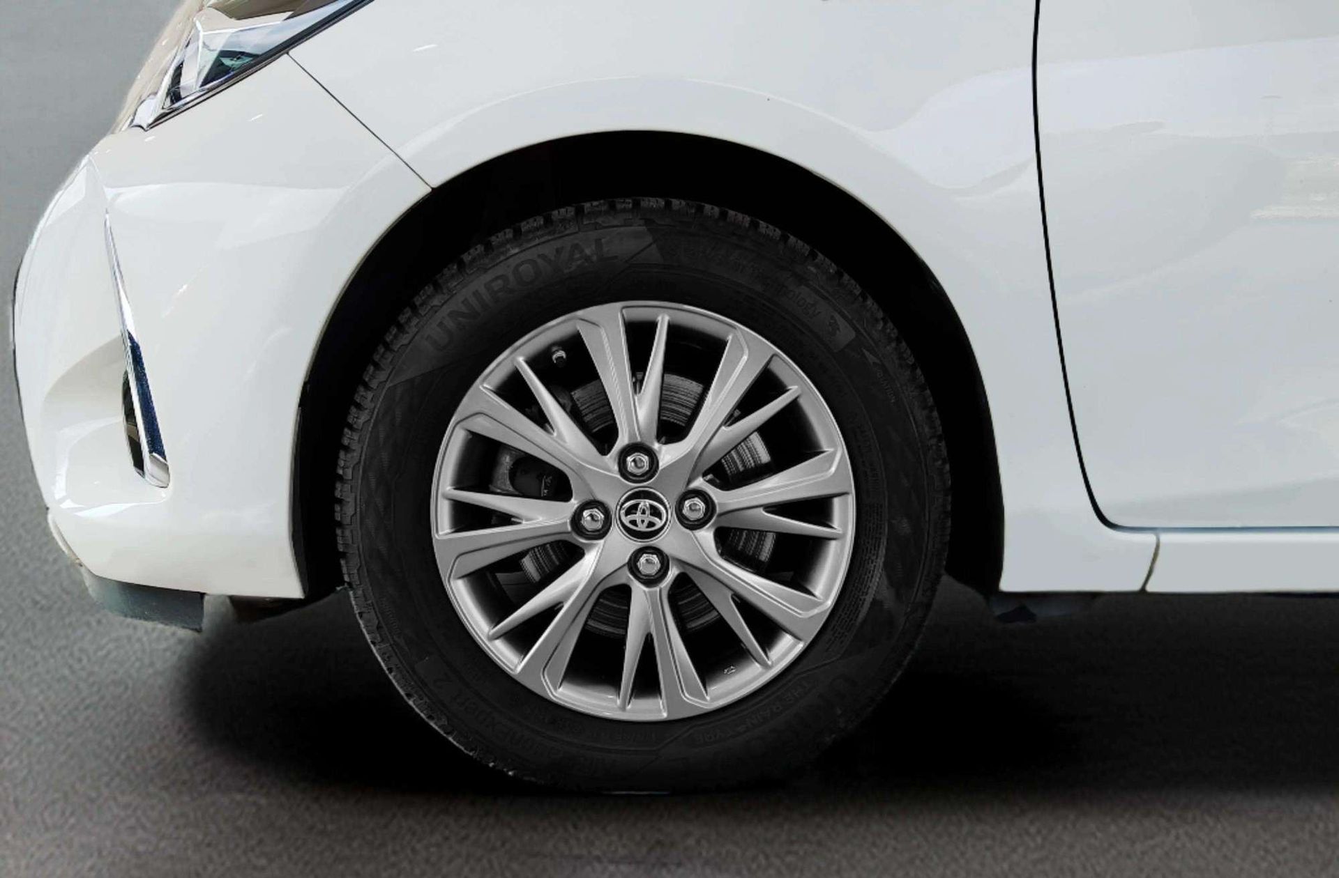 Toyota Yaris 1.5 Hybrid Active - foto 36