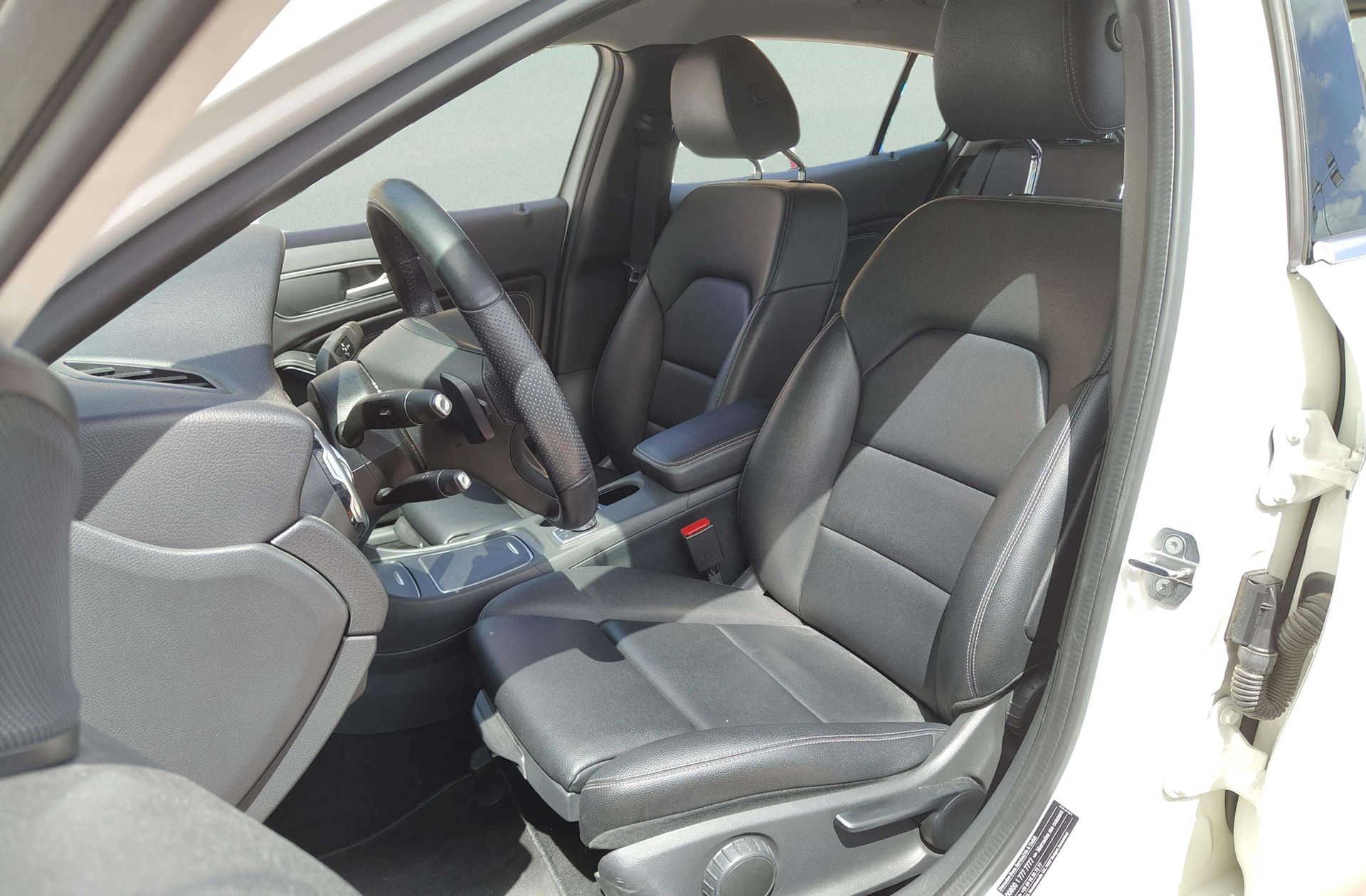 Mercedes-Benz GLA 180 - foto 14