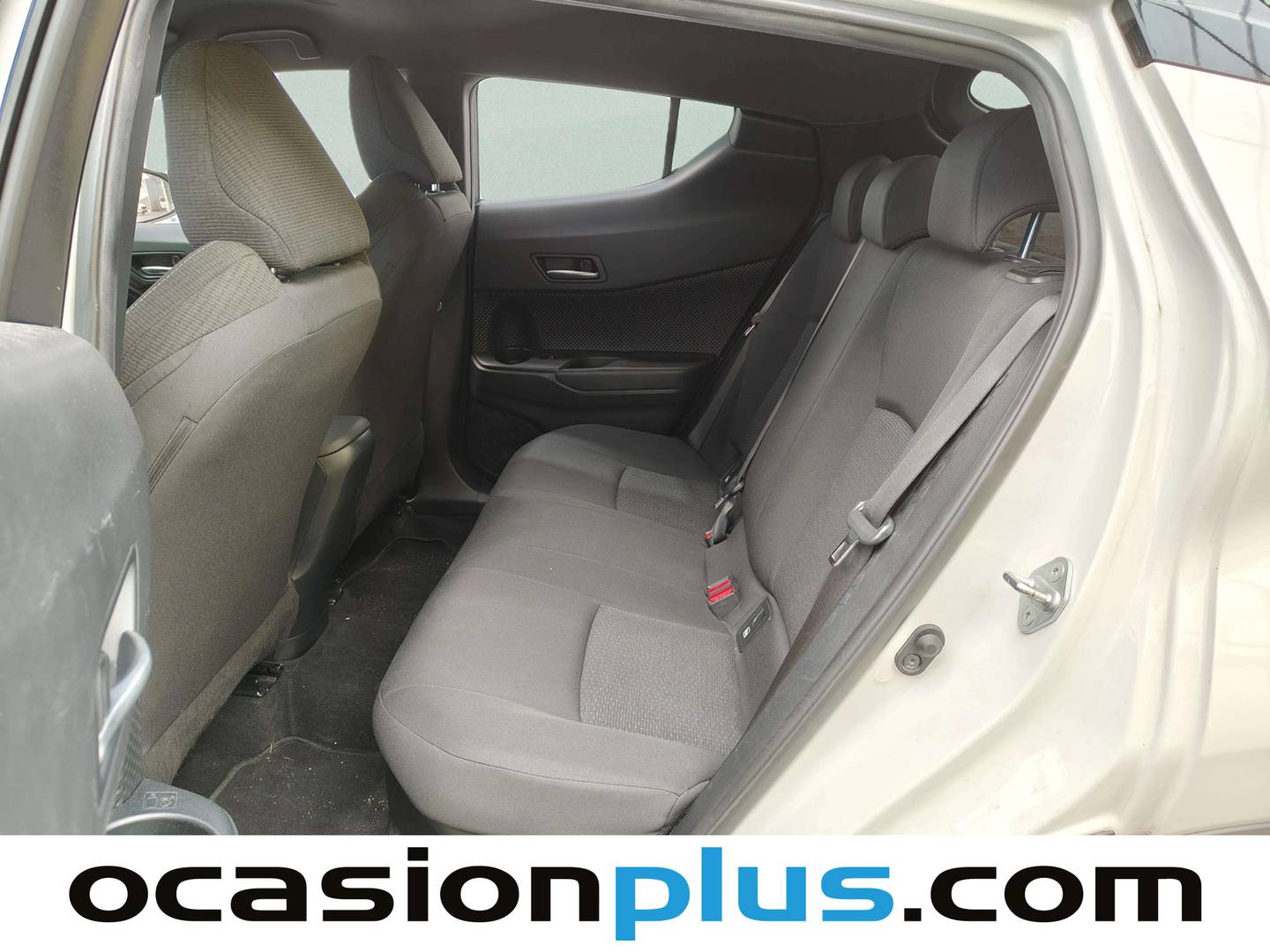 Foto asientos traseros Toyota C-HR Toyota C-HR 1.8 125H Advance (122 CV)