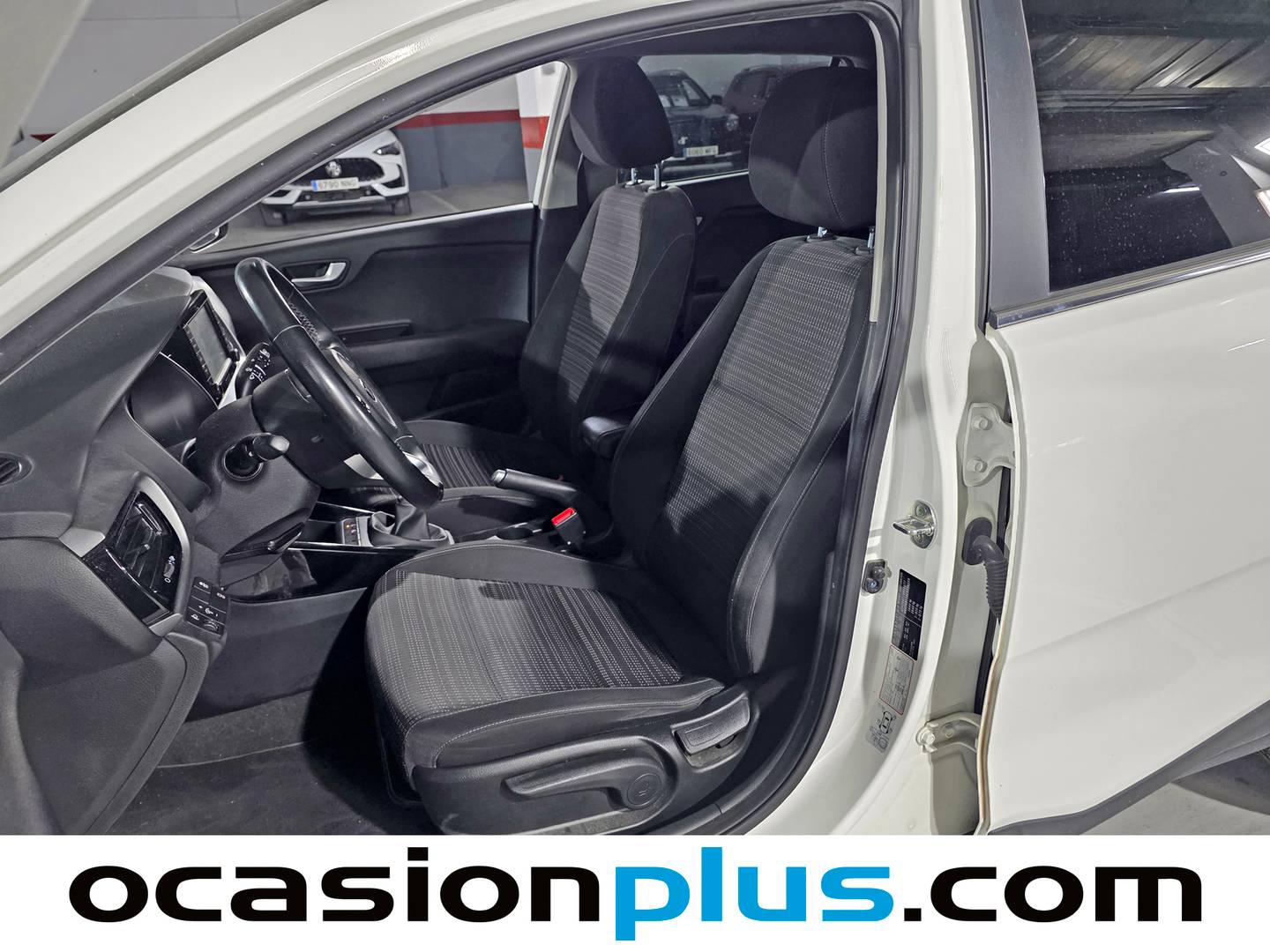 Foto asientos delanteros KIA Stonic KIA Stonic 1.0 T-GDi Drive (100 CV)