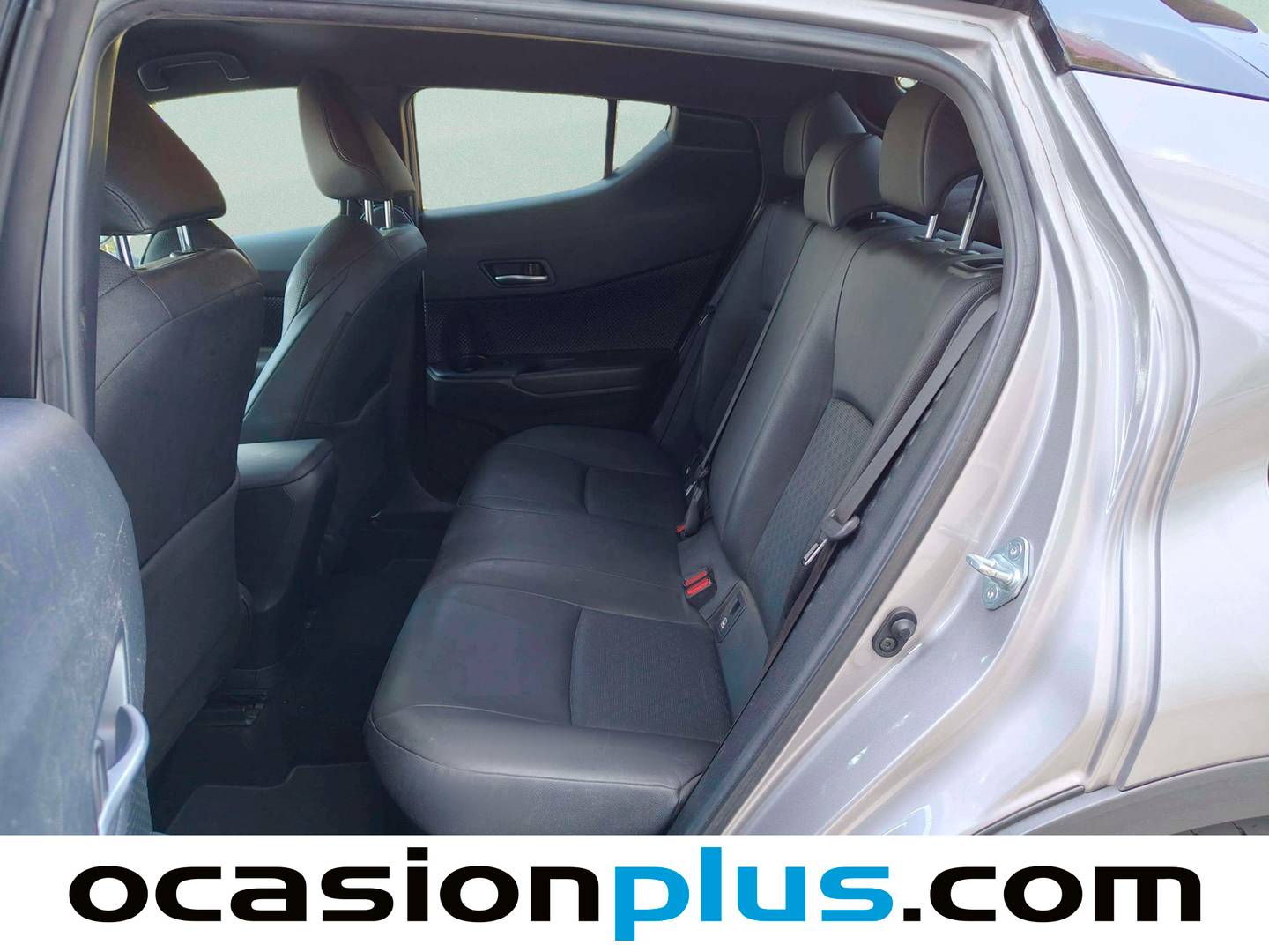 Foto asientos traseros Toyota C-HR Toyota C-HR 180H Advance Luxury (184 CV)