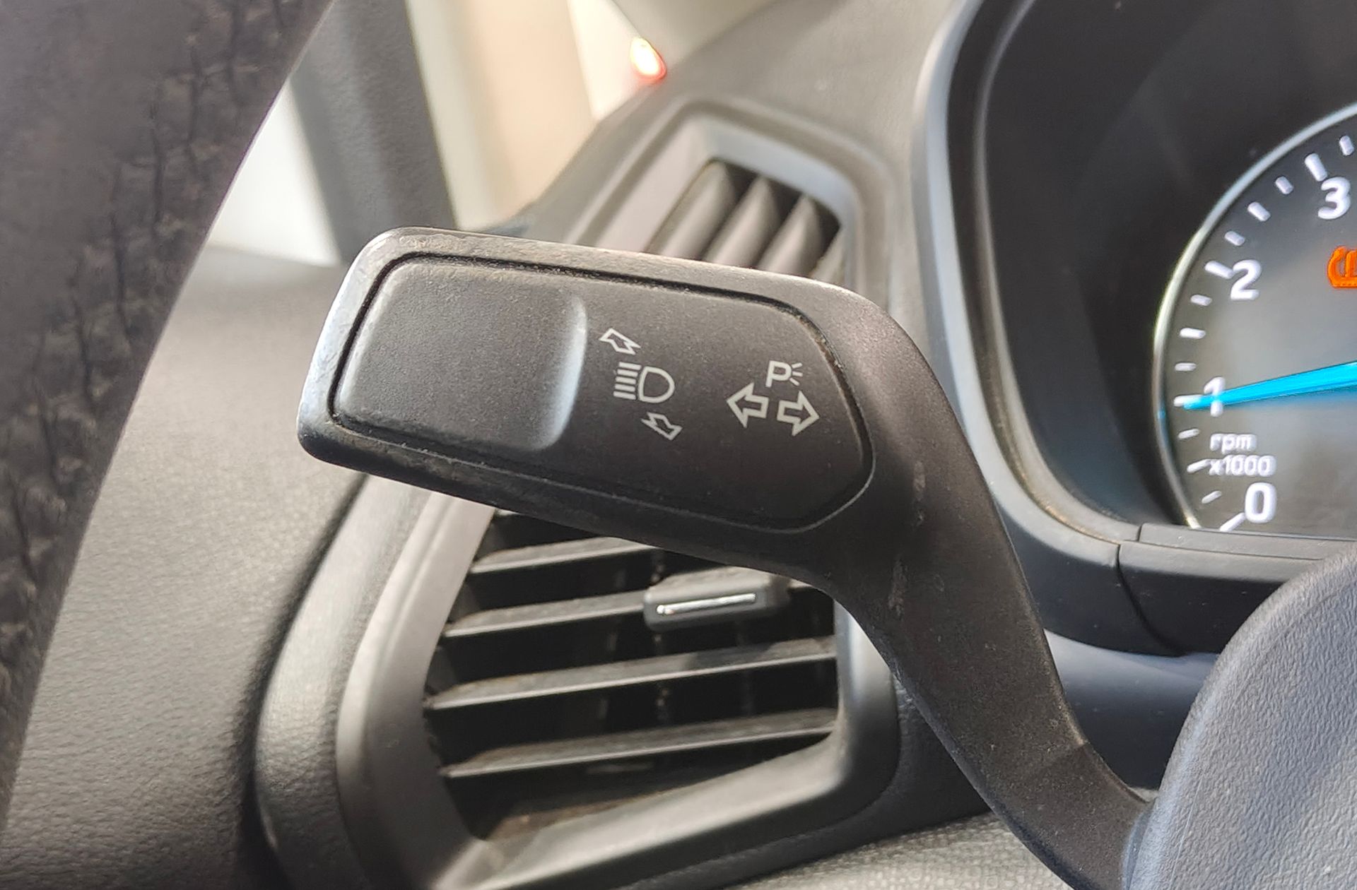 Ford EcoSport 1.0T EcoBoost Titanium - foto 22