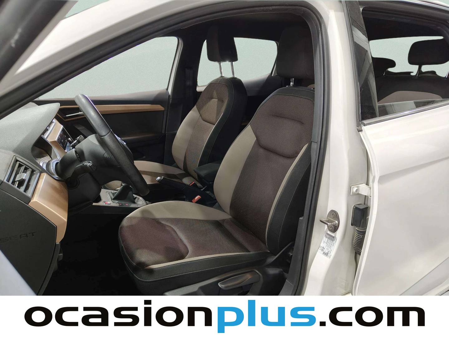 Foto asientos delanteros Seat Ibiza Seat Ibiza 1.6 TDI S&S Xcellence Plus (115 CV)