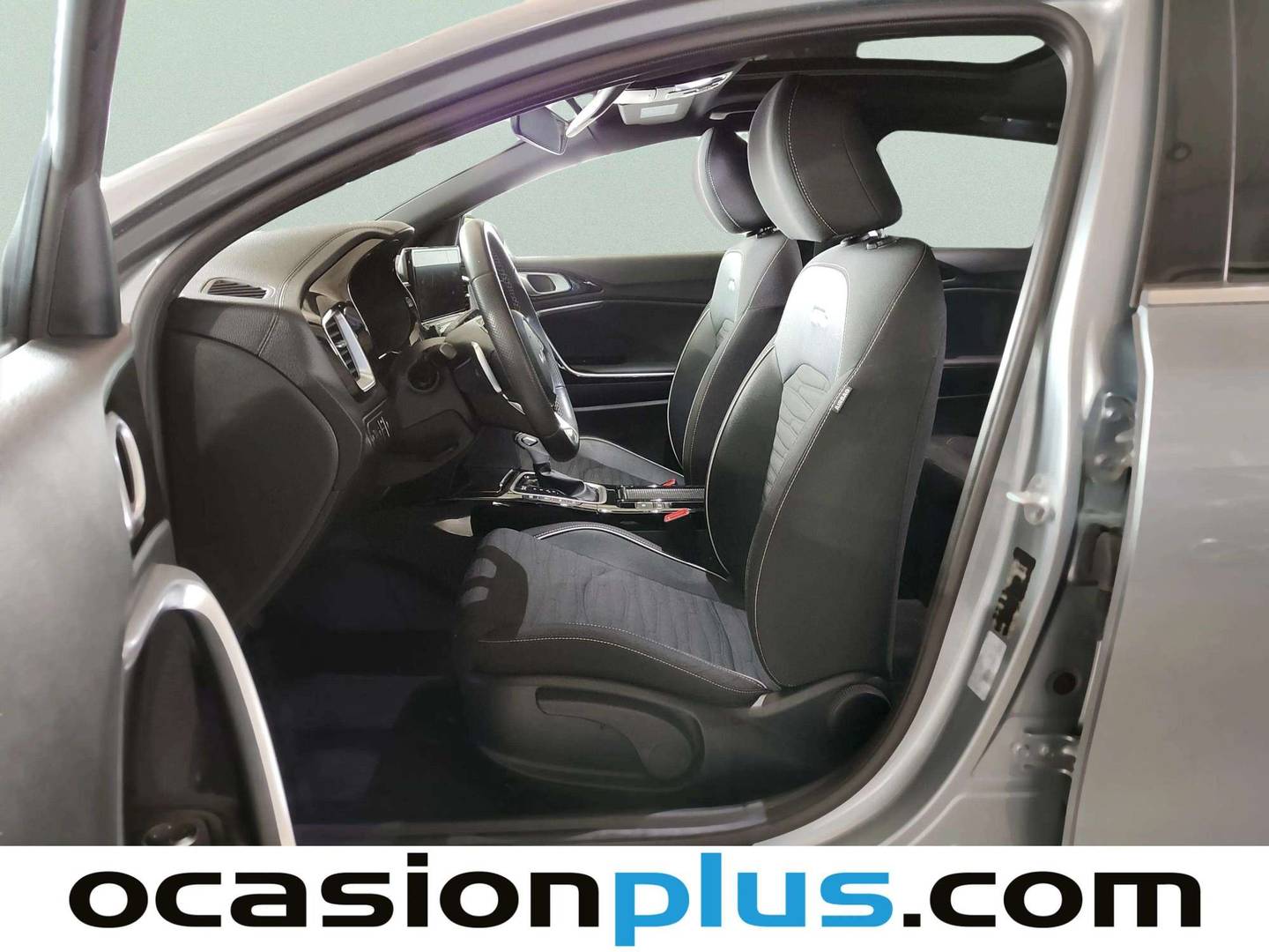 Foto asientos delanteros KIA ProCeed KIA ProCeed 1.5 MHEV GT Line DCT (140 CV)