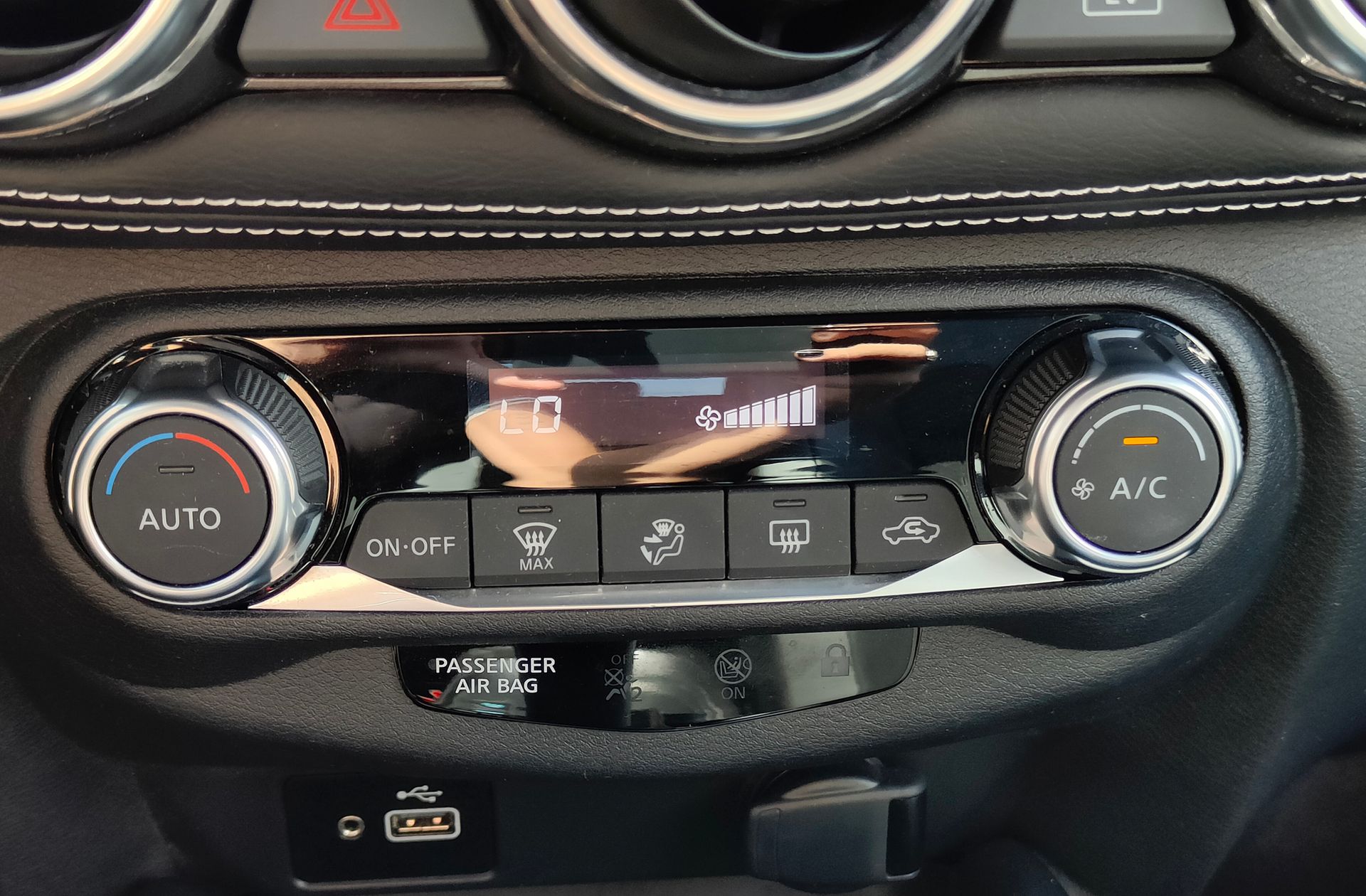 Nissan Juke 1.6 Hybrid N-Connecta - foto 30