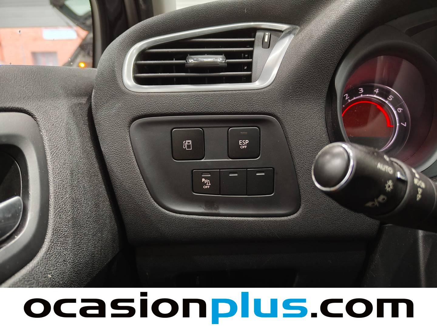 Equipamiento del Citroën C4 Citroën C4 1.6 HDi Sport (112 CV)