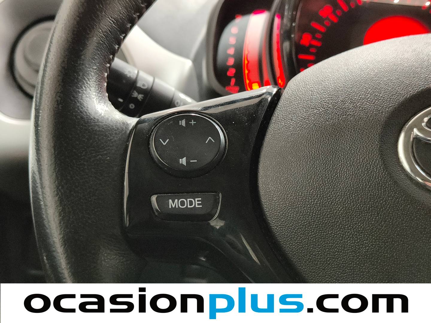 Equipamiento del Toyota Aygo Toyota Aygo 1.0 70 X-Play  (69 CV)