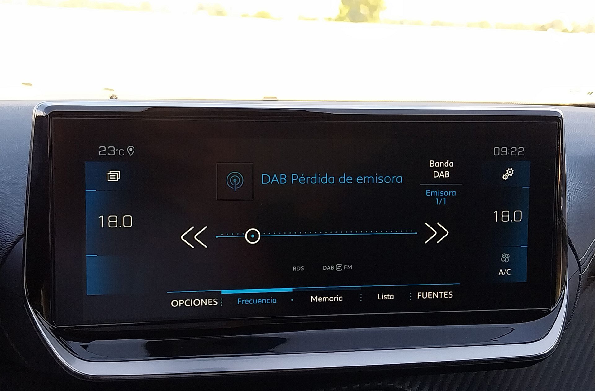 Peugeot 2008 PureTech 130 GT EAT8 - foto 34