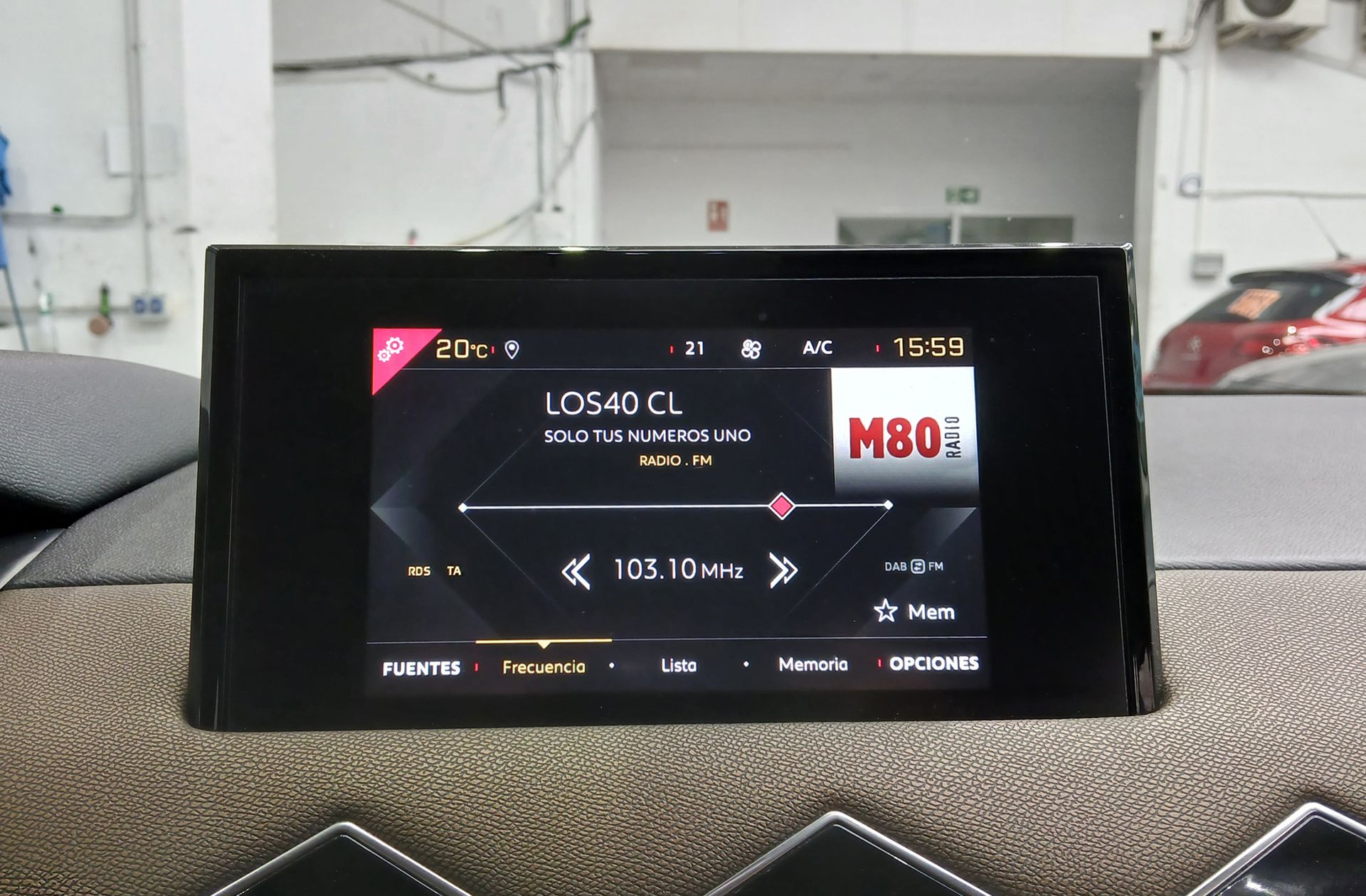 DS DS 3 Crossback BlueHDi 110 So Chic - foto 31
