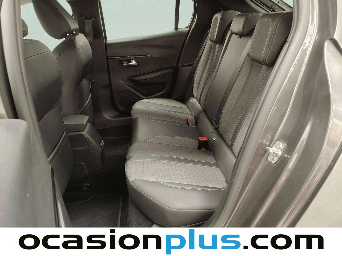 Foto asientos traseros Peugeot 208 Peugeot 208 PureTech 100 Allure EAT8 (100 CV)