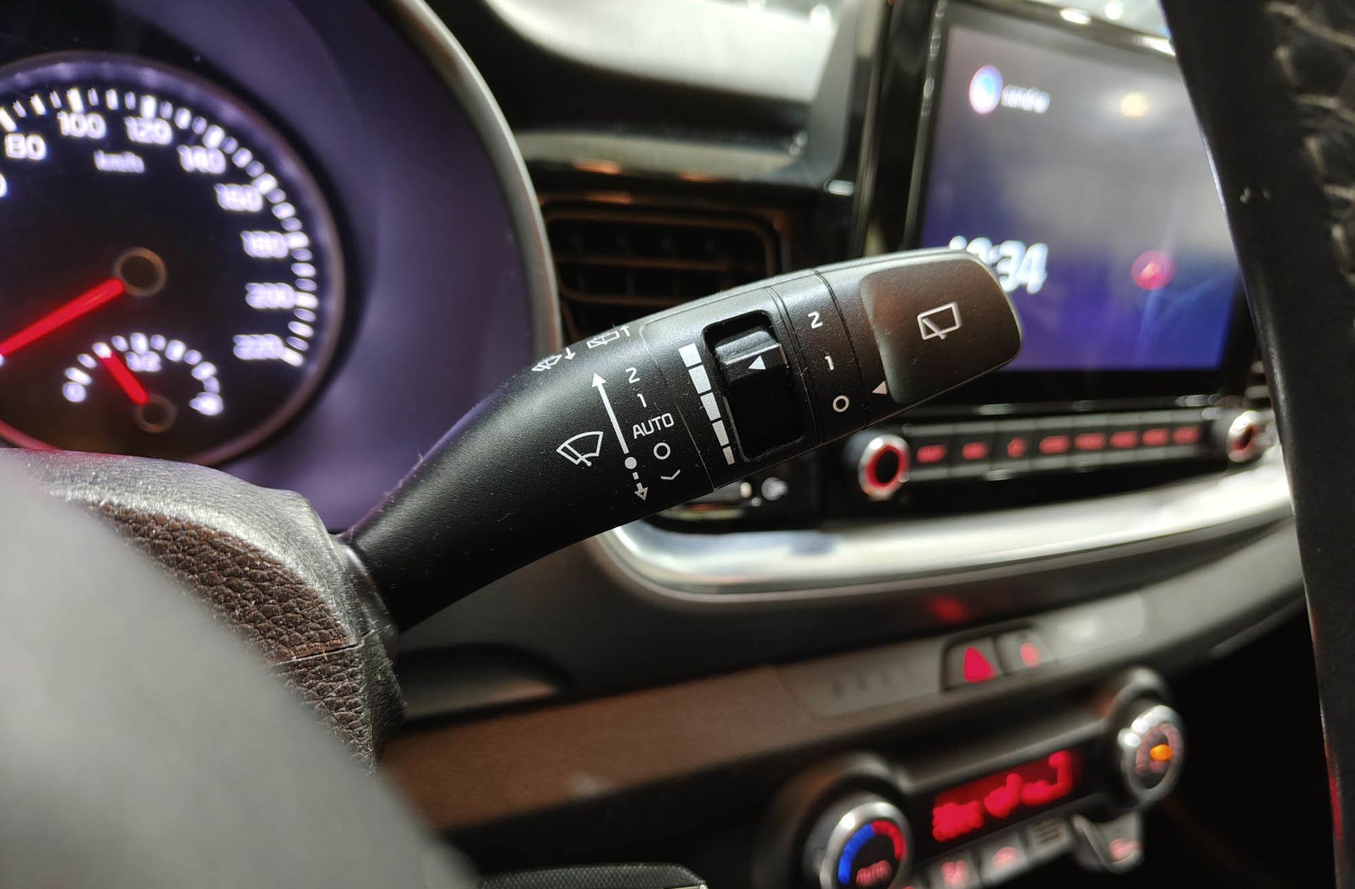 Kia Stonic 1.0 T-GDi MHEV Drive iMT - foto 28