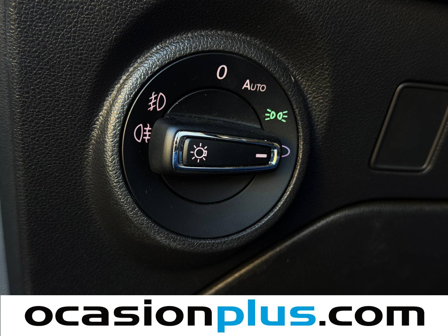 Equipamiento del Seat León SEAT León 1.2 TSI S&S Style (110 CV)