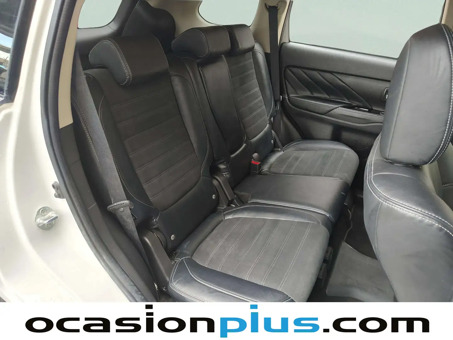 Foto Mitsubishi Outlander Mitsubishi Outlander 2.0 PHEV Kaiteki 4WD Auto (203 CV)