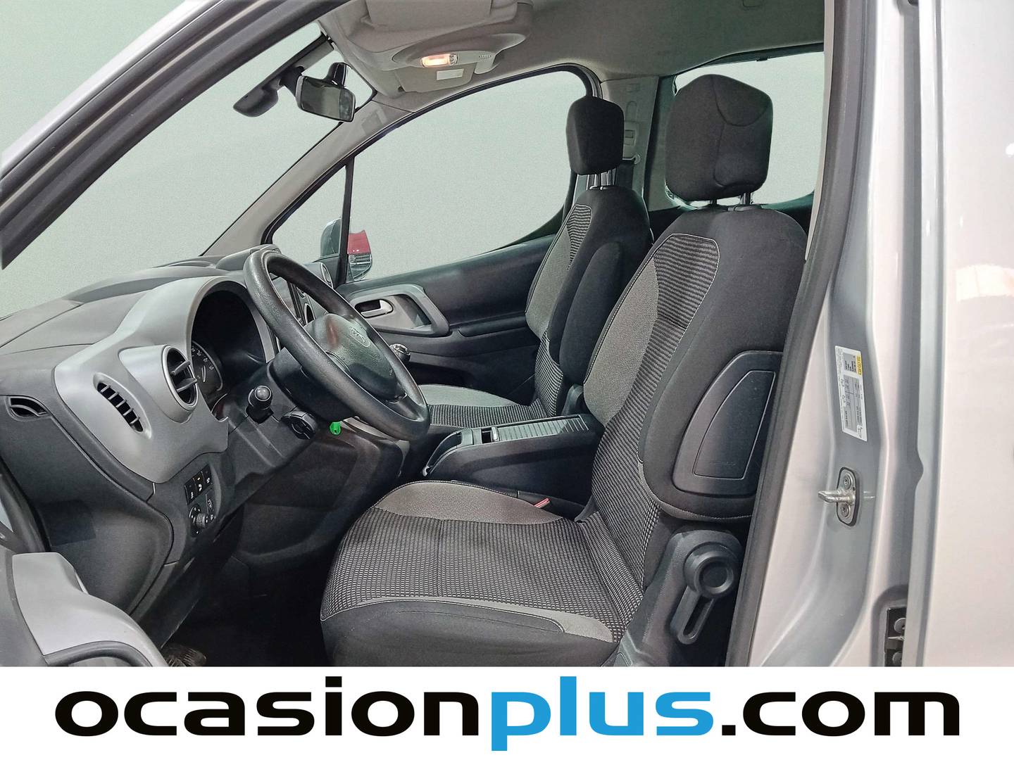 Foto Peugeot Partner Peugeot Partner Tepee 1.2 PureTech Outdoor (110 CV)