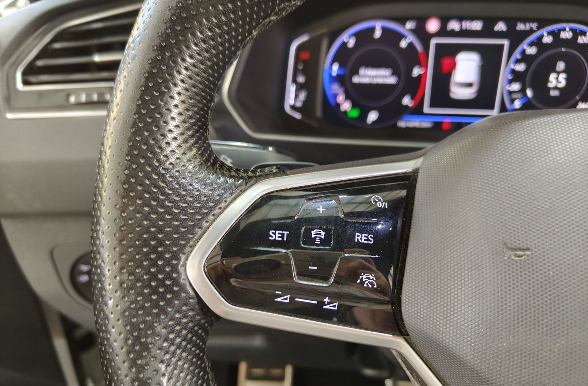 Volkswagen Tiguan R-Line 2.0 TDI DSG - foto 25