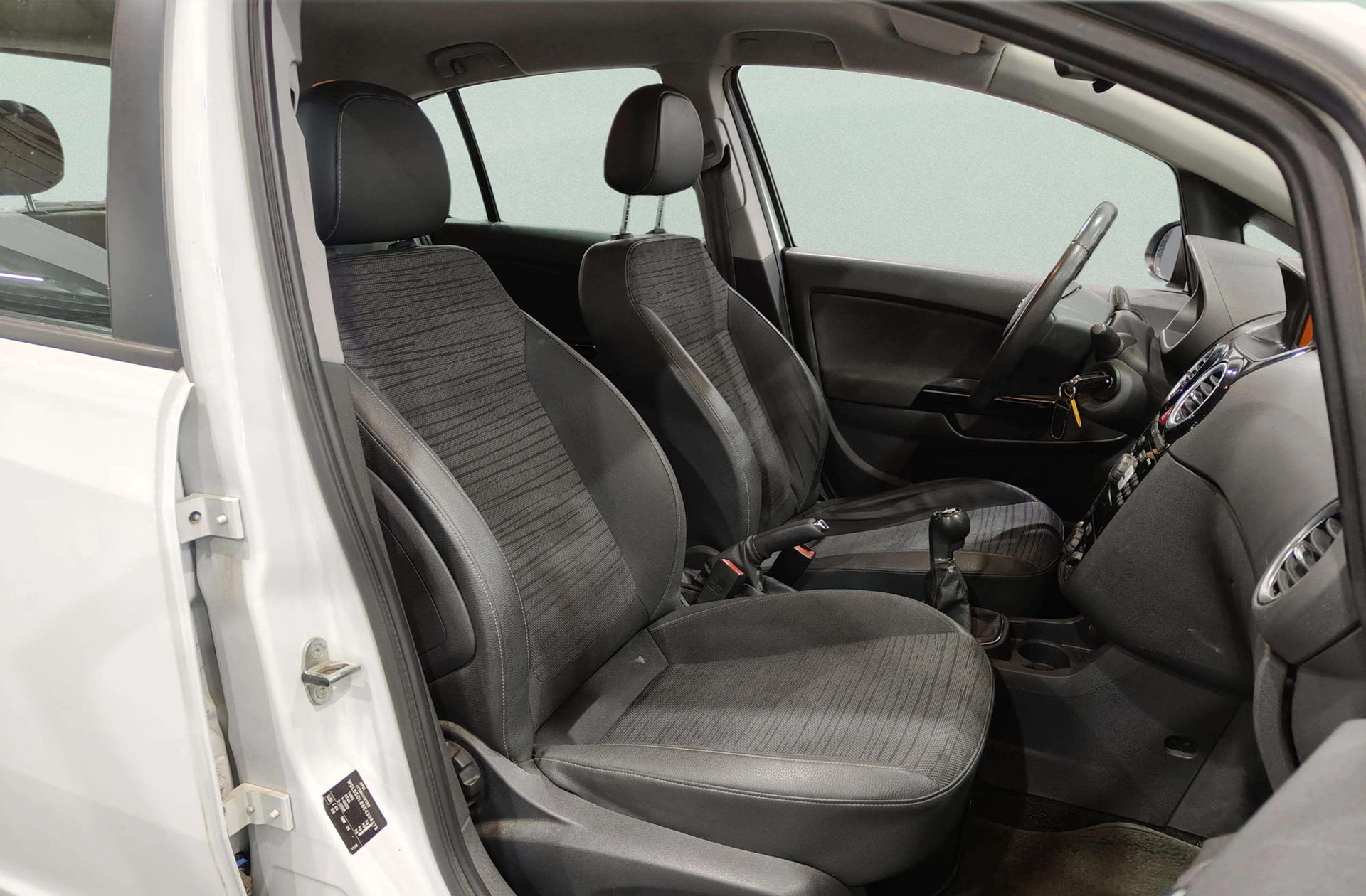 Opel Corsa 1.3 ecoFlex Selective - foto 14