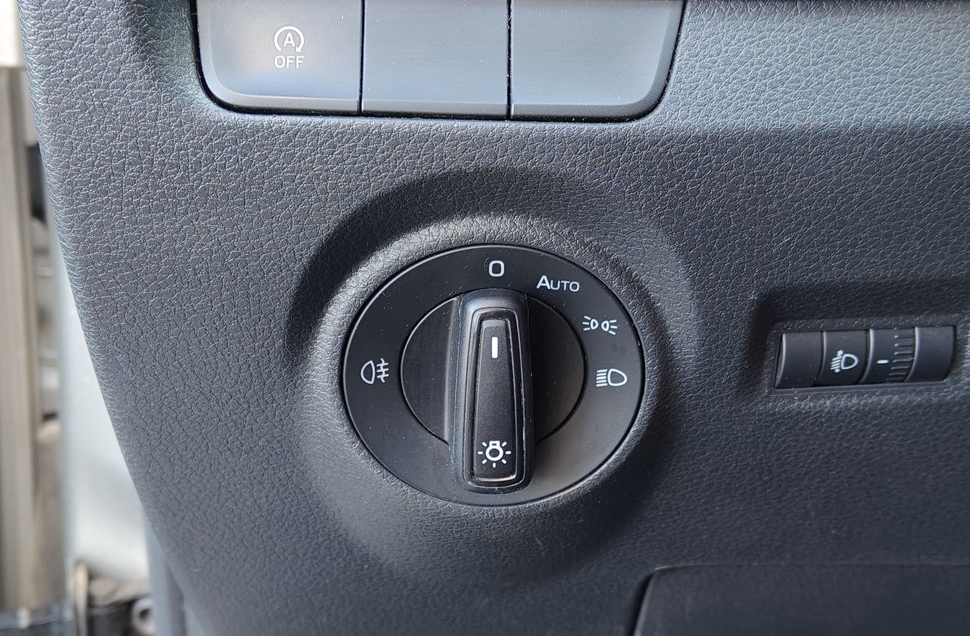 Škoda Fabia 1.0 MPI Business - foto 10