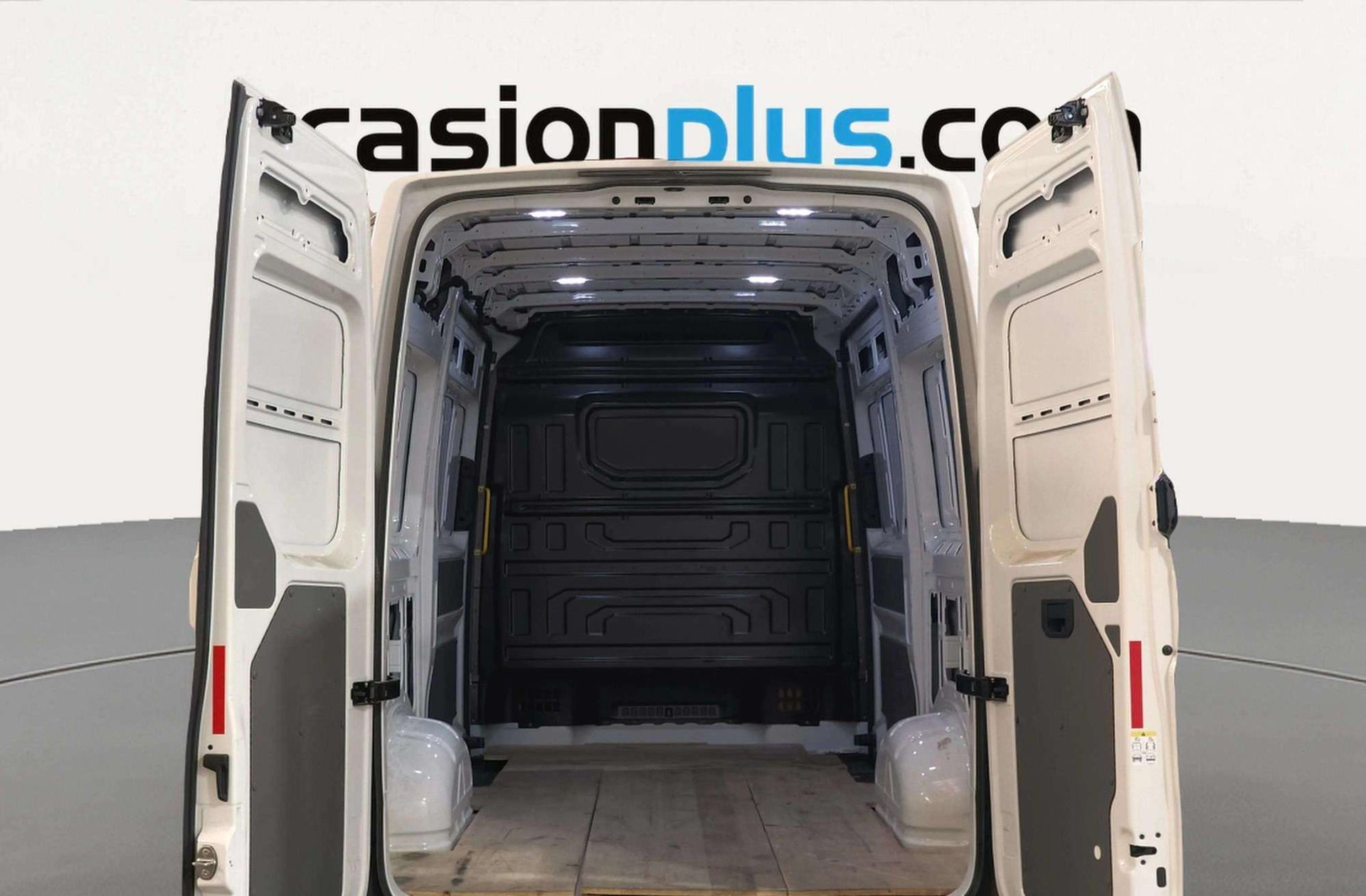 Volkswagen Crafter 35 Furgón Batalla Media L3H2 2.0 TDI - foto 14