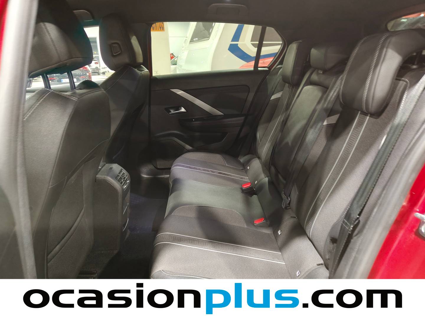 Foto asientos traseros Opel Astra Opel Astra 1.2 Turbo XHT GS (130 CV)