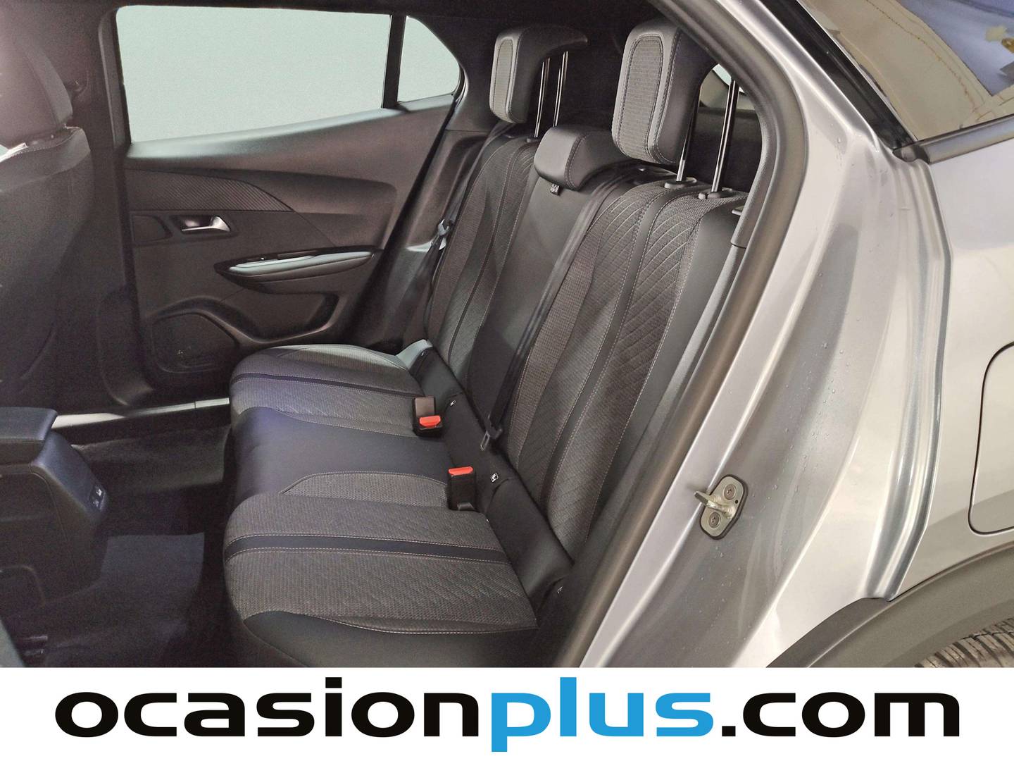Foto asientos traseros Peugeot 2008 Peugeot 2008 Allure Hybrid eDCS6 (145 CV)