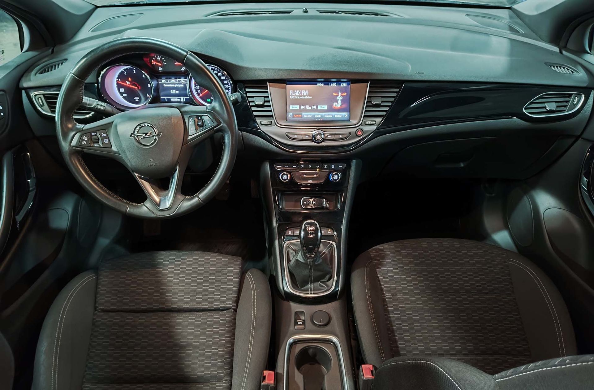 Opel Astra 1.6 CDTi Dynamic - foto 6
