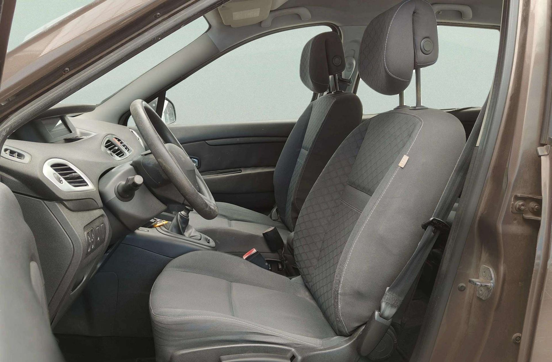 Renault Scénic Emotion dCi - foto 8