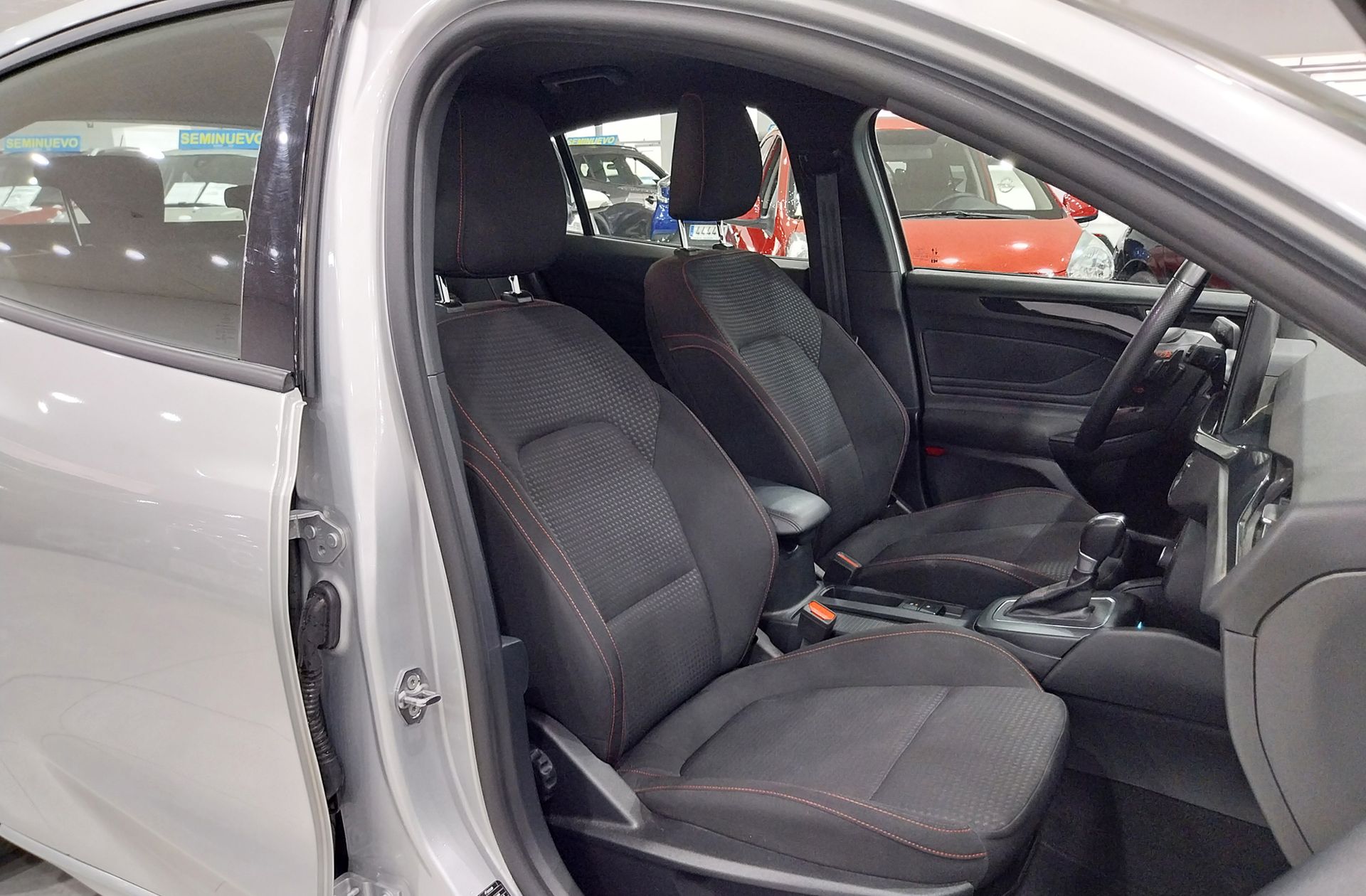 Ford Focus 1.0 EcoBoost MHEV ST-Line - foto 19