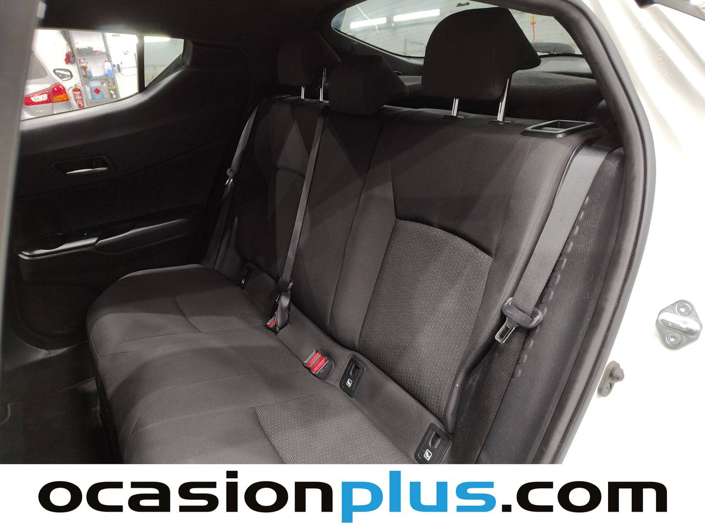 Foto asientos traseros Toyota C-HR Toyota C-HR 1.8 125H Advance (122 CV)