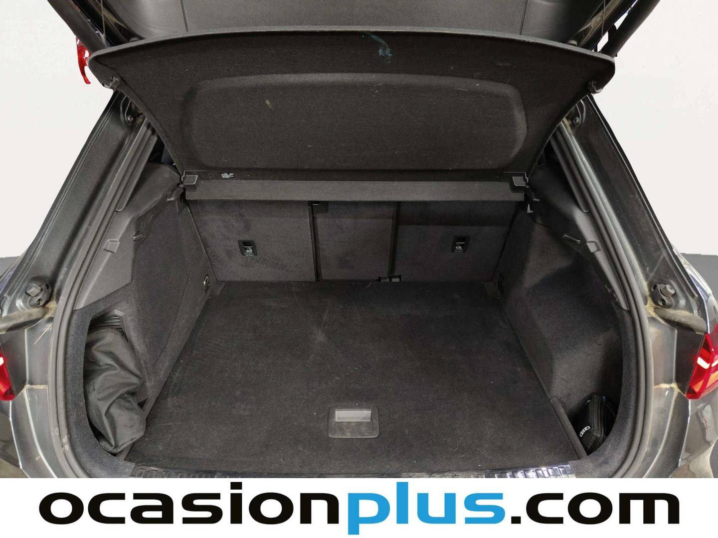 Fotos maletero Audi Q3 Audi Q3 TFSIe S line 45 TFSI e (245 CV) S tronic Pack S-line