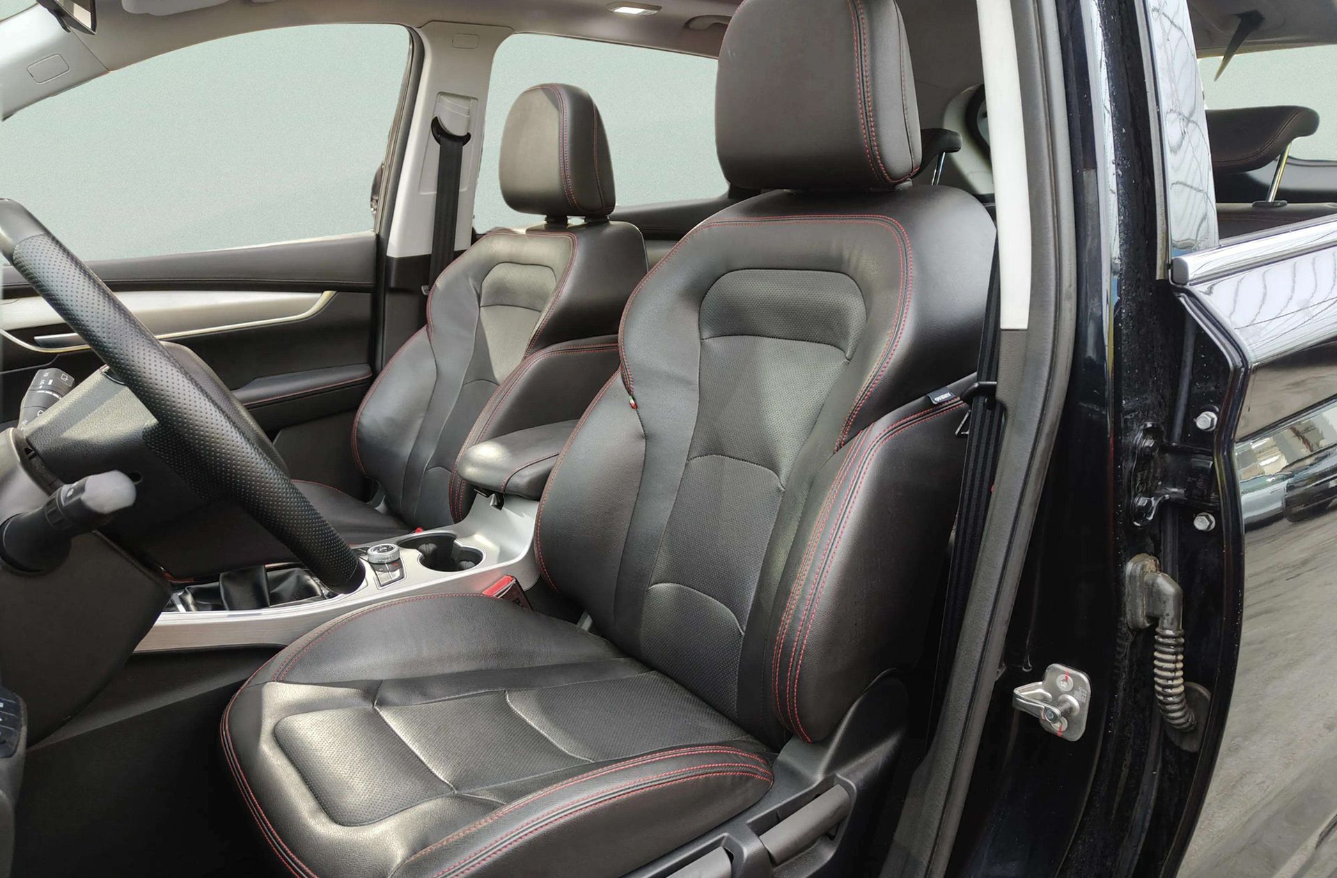 SWM G01 1.5T Luxury - foto 13