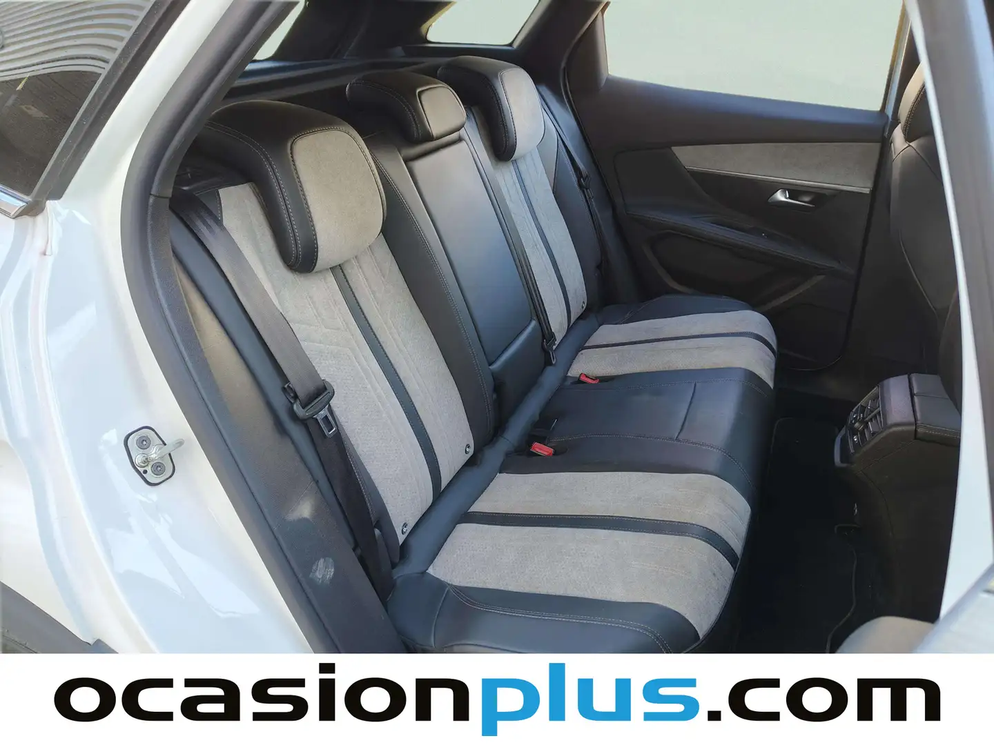 Foto Peugeot 3008 Hybrid Peugeot 3008 Hybrid 225 GT e-EAT8 (225 CV)