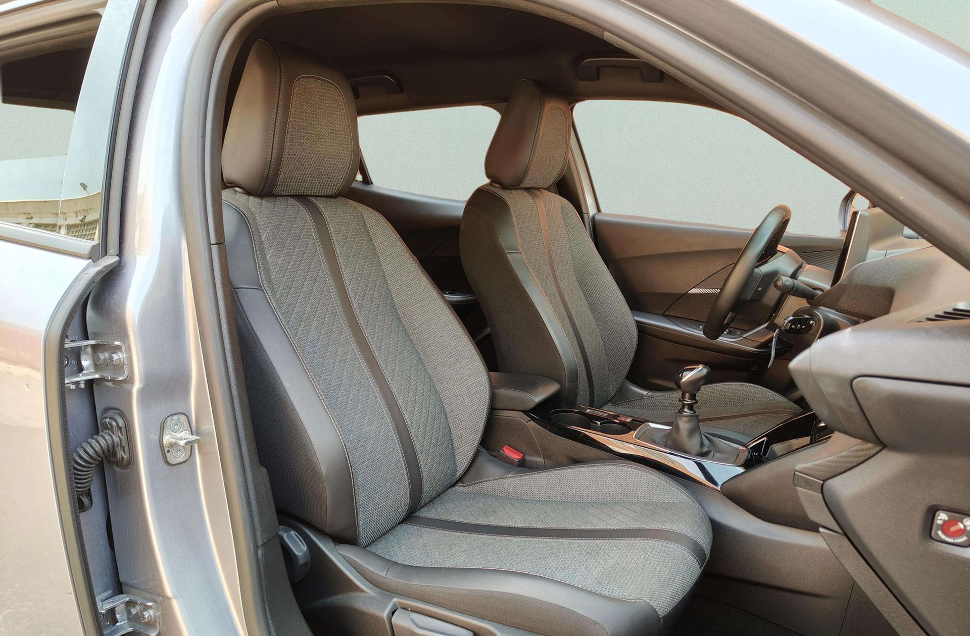 Peugeot 2008 PureTech 100 Allure - foto 19