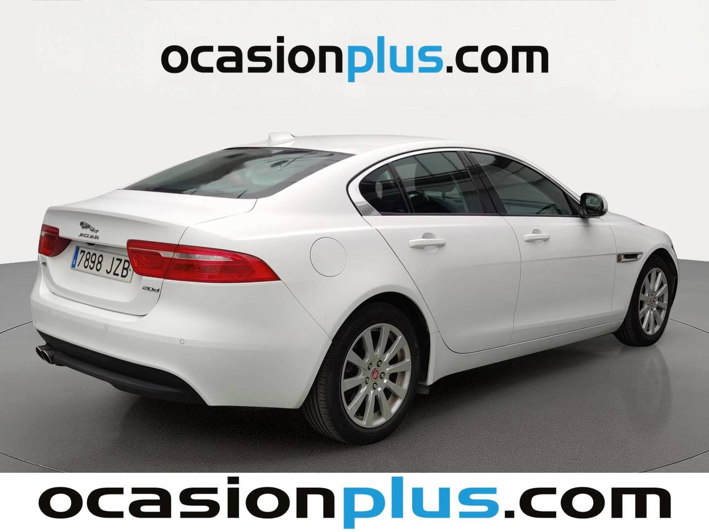 Foto trasera Jaguar XE Jaguar XE 2.0 Diesel XE-Pure RWD (180 CV) derecha