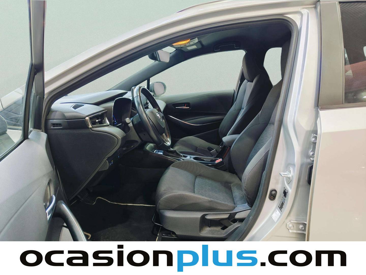 Foto asientos delanteros Toyota Corolla Toyota Corolla Touring Sports 125H Active Tech E-CVT (122 CV)