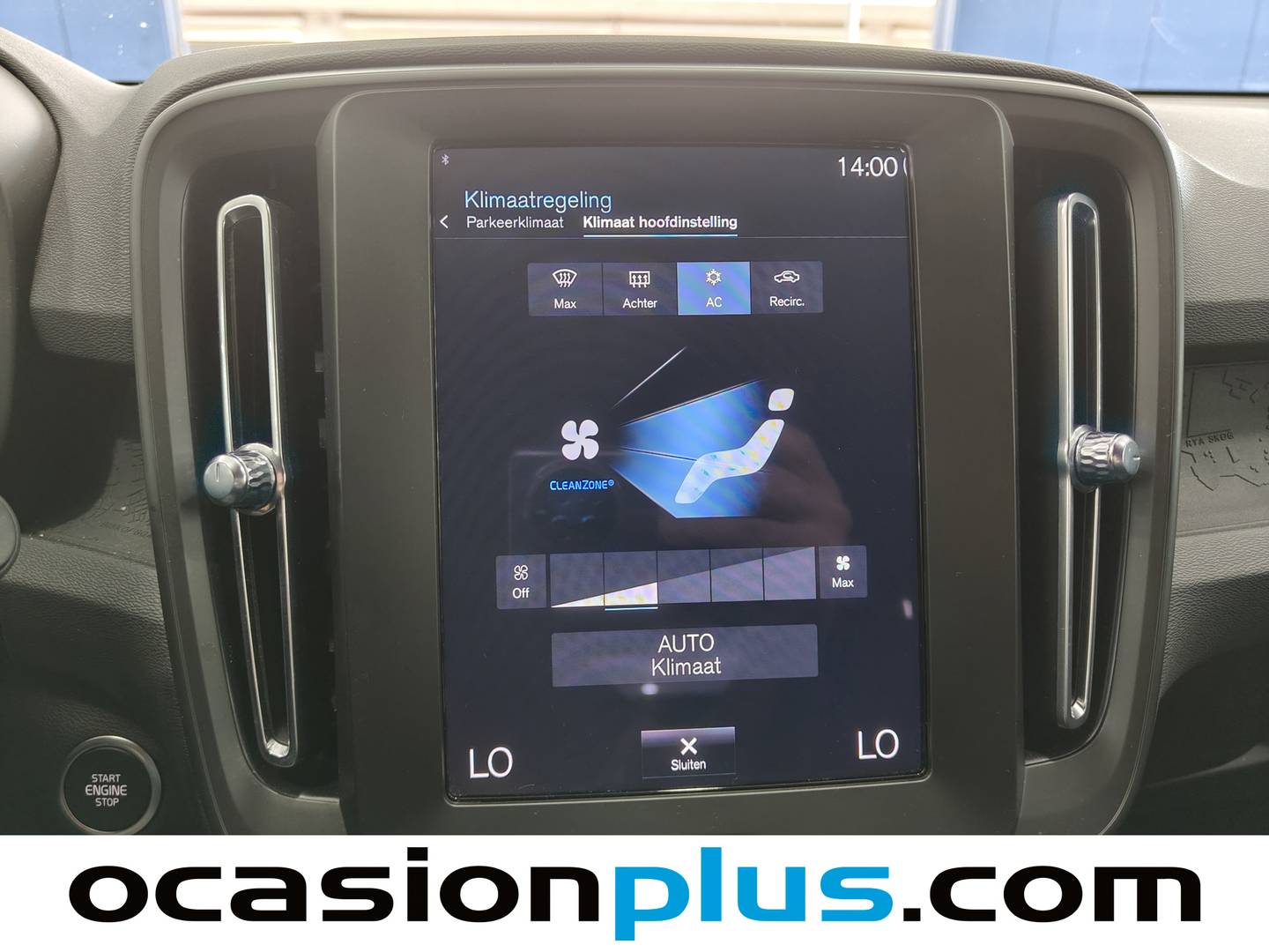 Foto Volvo XC40 Volvo XC40 T2 Momentum Core Auto (129 CV)