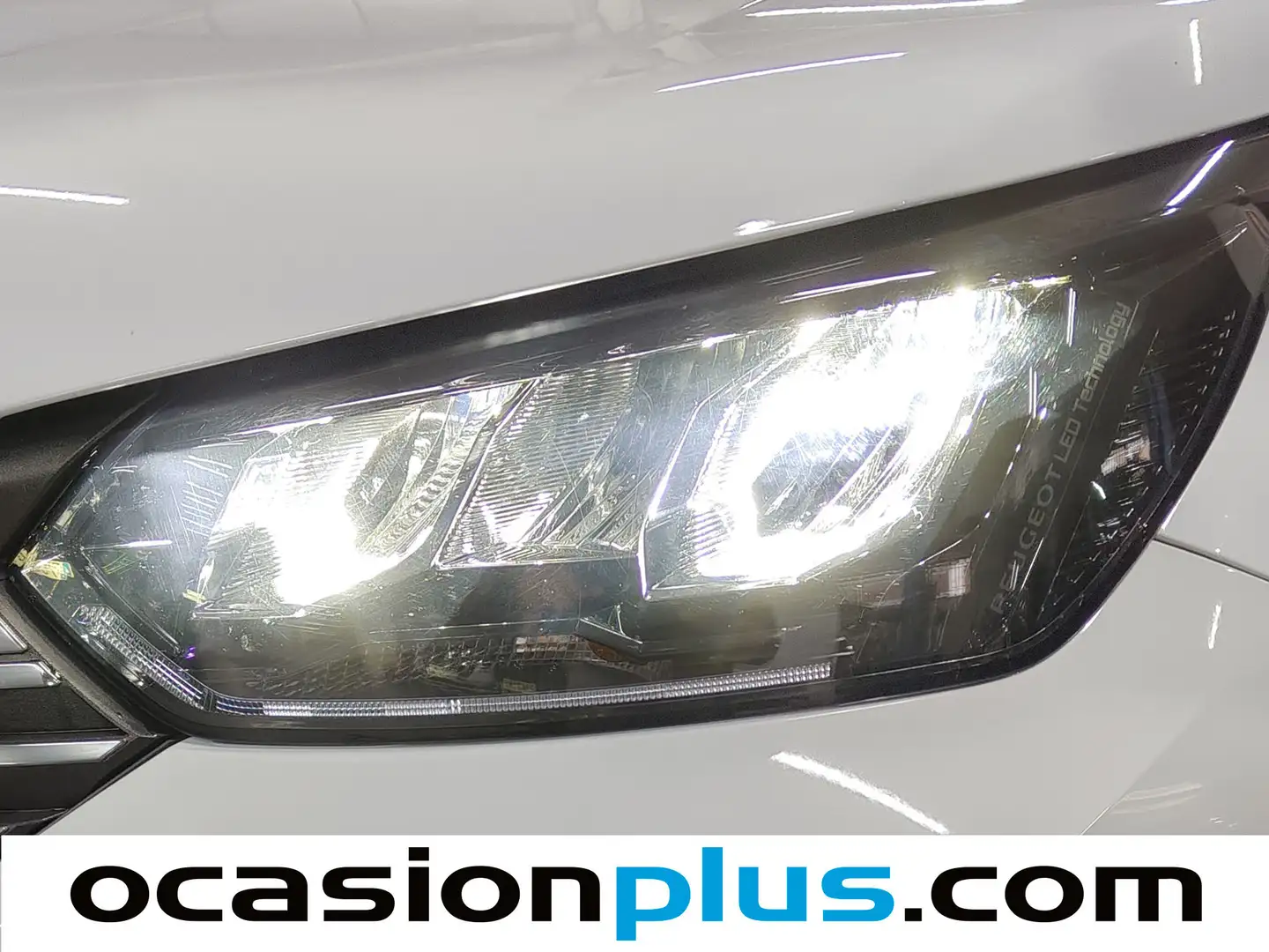 Foto Peugeot 2008 Peugeot 2008 PureTech 100 S&S Allure (100 CV)